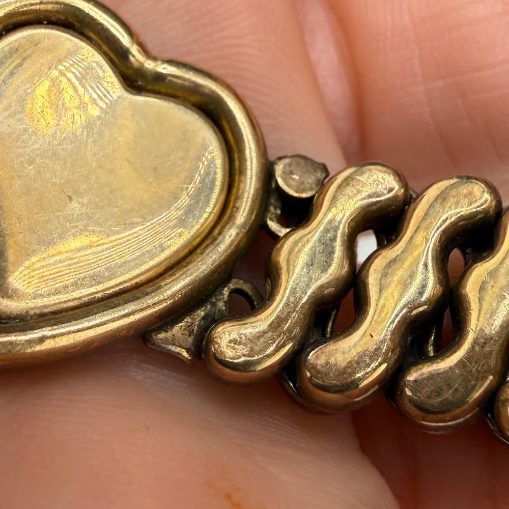 Vintage  D.F.B. Co. Carmen Expansion Bracelet WWII Sweetheart Gold Tone 5.5 READ